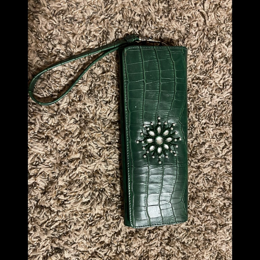 Buxton wristlet wallet